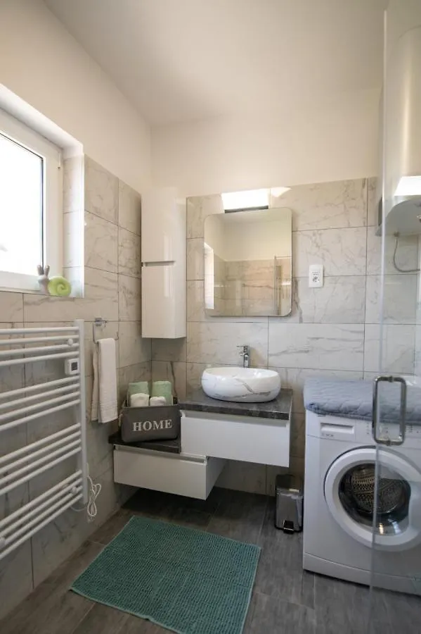 Apartman Rubinic Icici 0*,